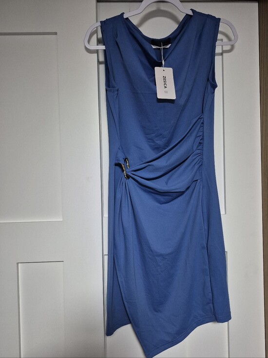 Zesica Dresses & Skirts - Zesica Blue Sleeveless Midi Dress with Side Ruched Detail